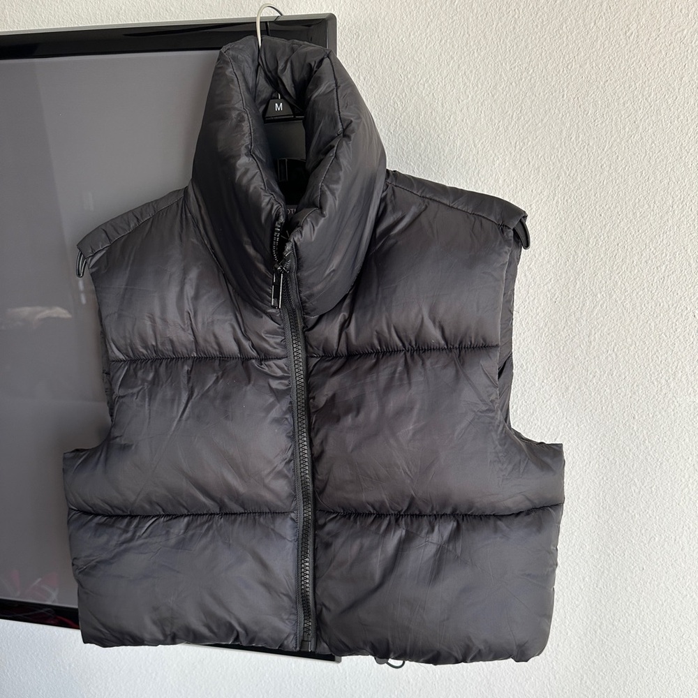 Black Cropped Puffer Vest